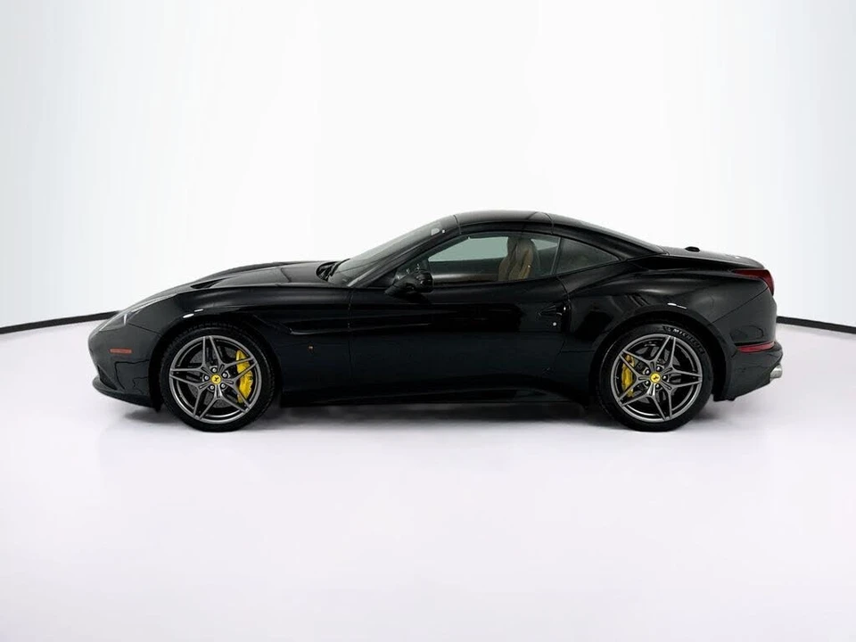 2016 Ferrari California T - Image 16 of 31