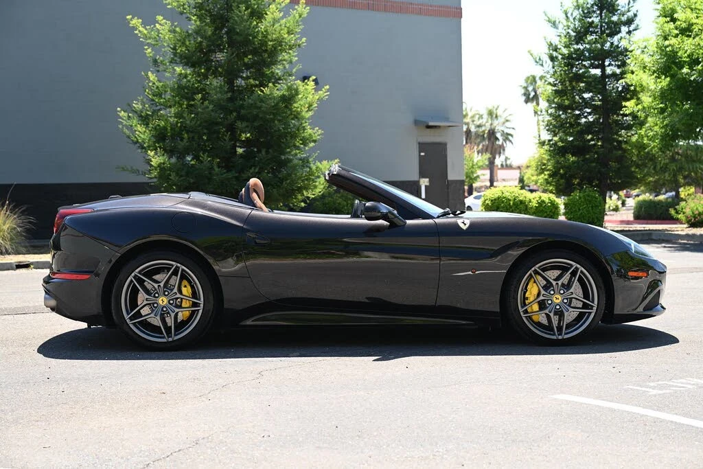 2016 Ferrari California T - Image 12 of 31