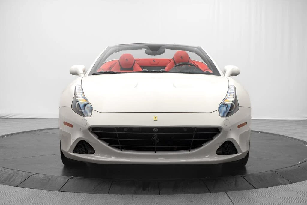 2016 Ferrari California T - Image 2 of 31