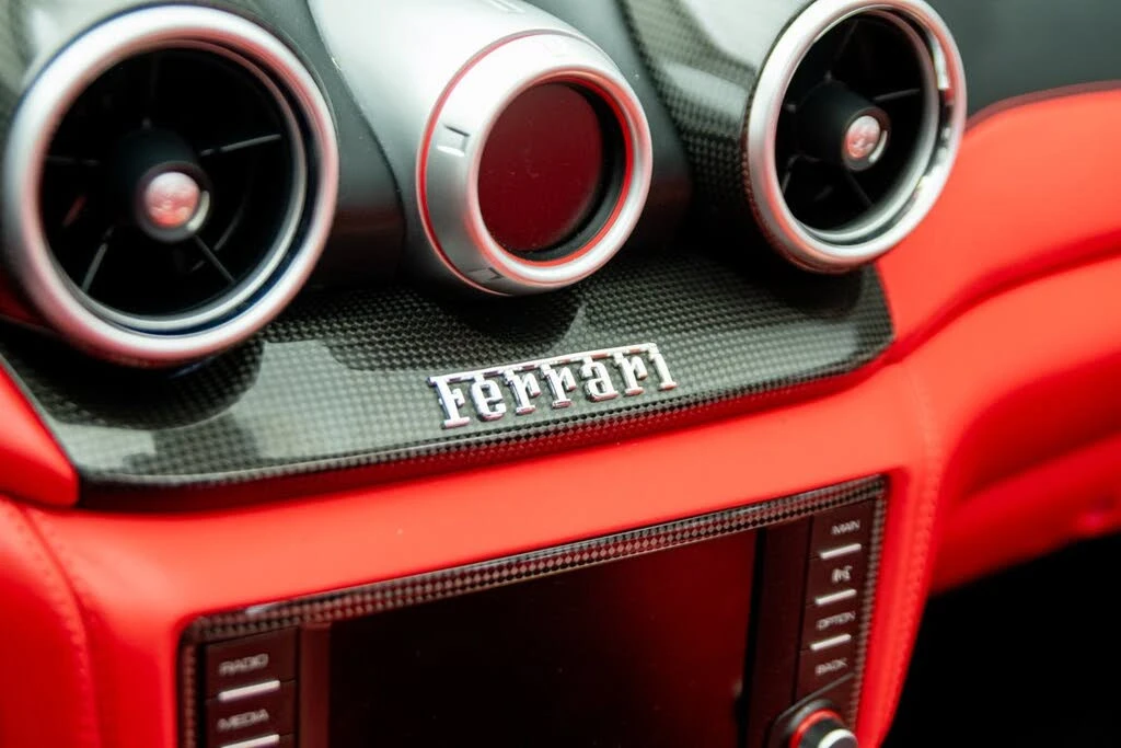 2016 Ferrari California T - Image 22 of 31