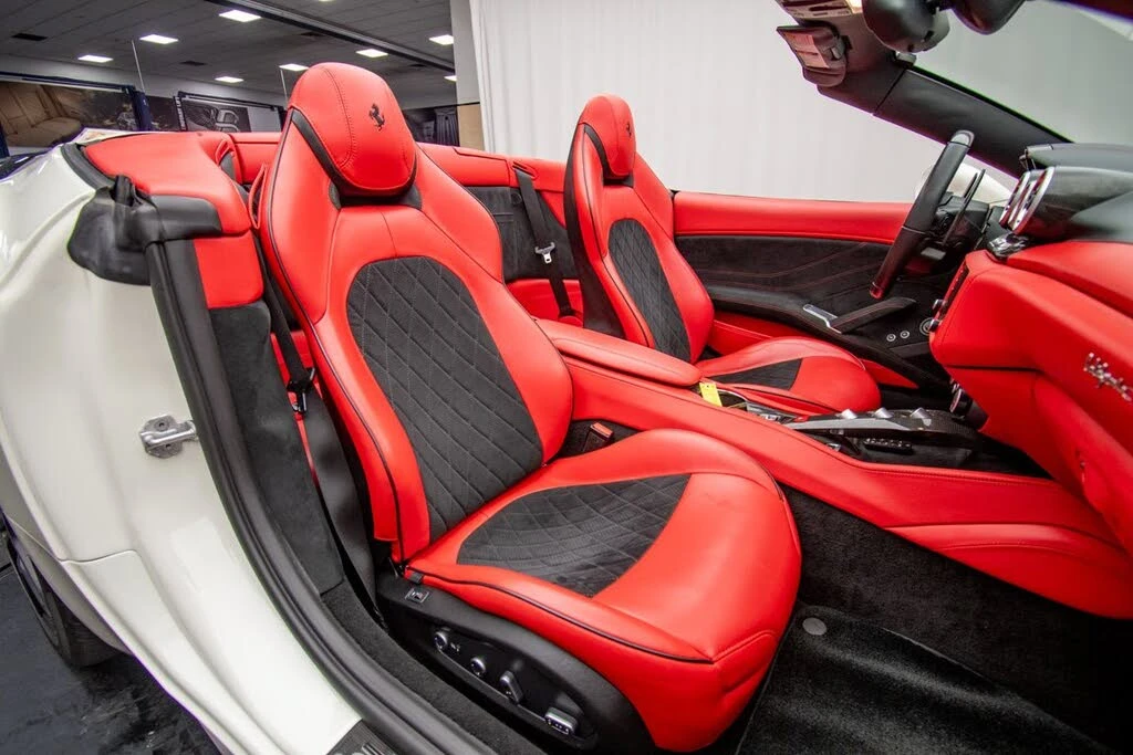 2016 Ferrari California T - Image 14 of 31