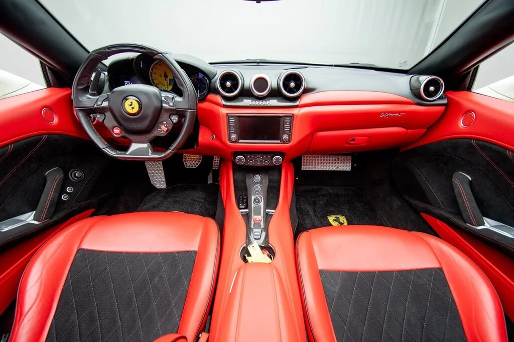 2016 Ferrari California T - Image 10 of 31