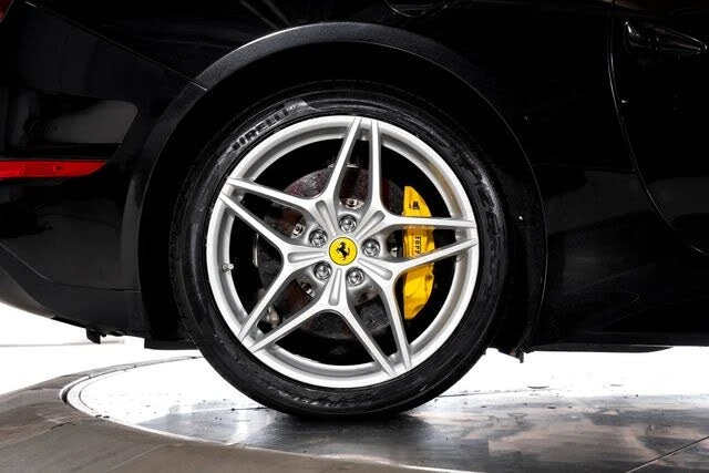 2016 Ferrari California T - Image 19 of 31