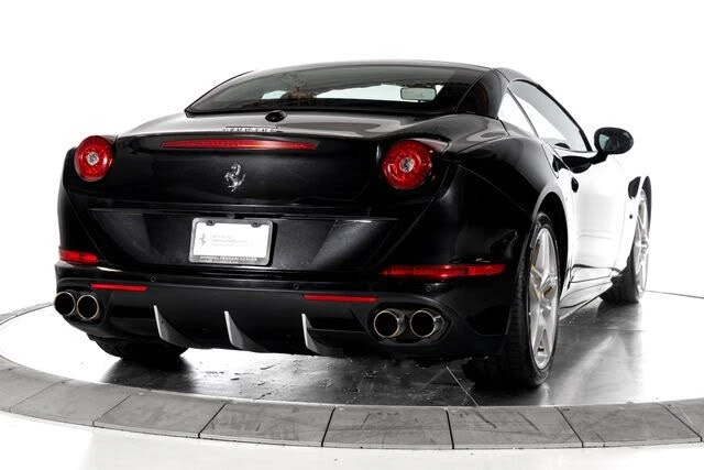 2016 Ferrari California T - Image 10 of 31