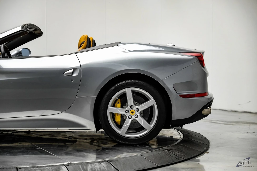 2016 Ferrari California T - Image 8 of 21