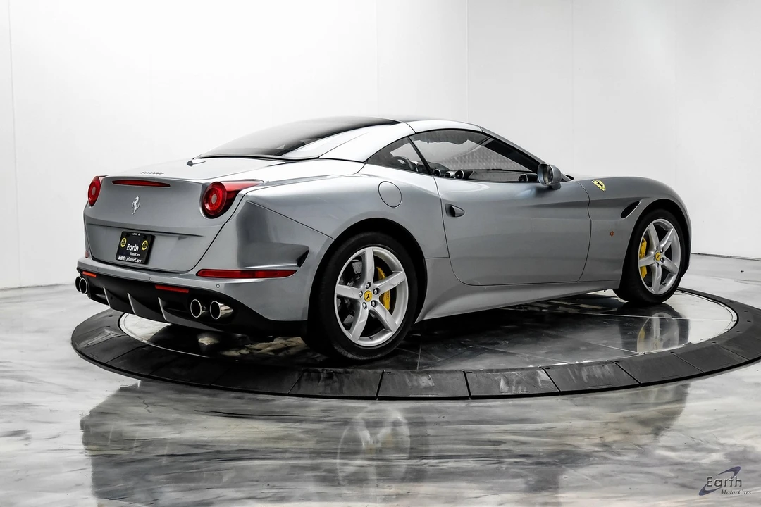 2016 Ferrari California T - Image 16 of 21