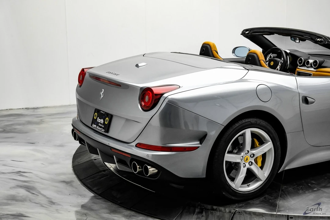 2016 Ferrari California T - Image 18 of 21