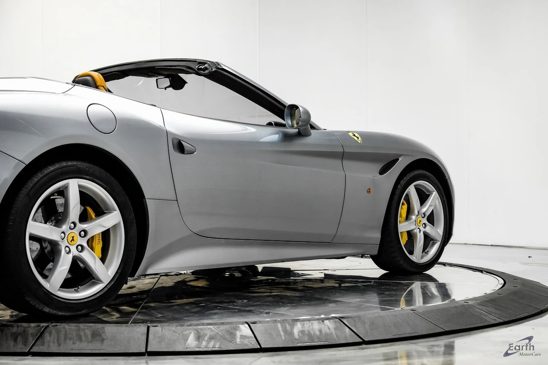 2016 Ferrari California T - Image 19 of 21