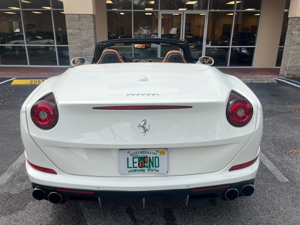 2016 Ferrari California T - Image 6 of 12