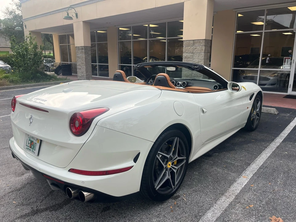 2016 Ferrari California T - Image 4 of 12
