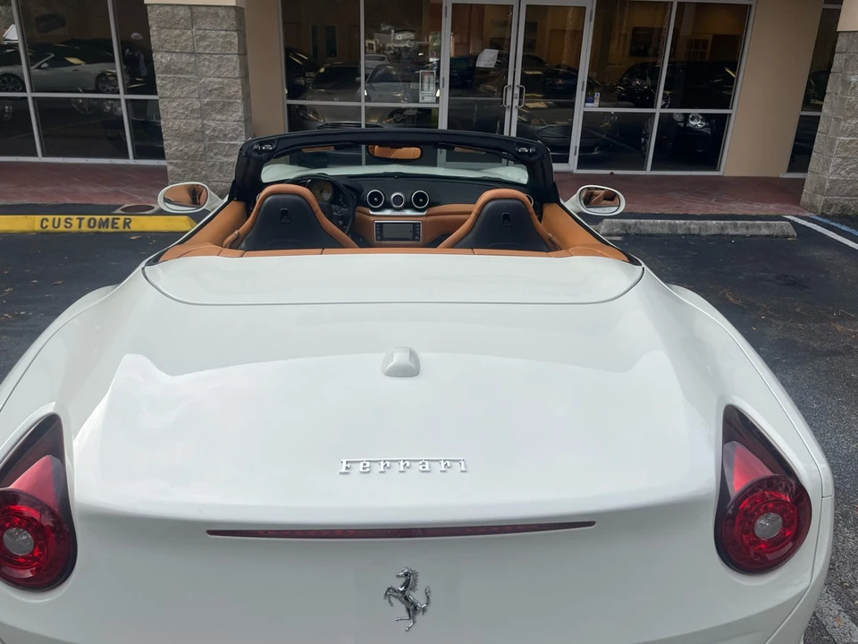 2016 Ferrari California T - Image 7 of 12