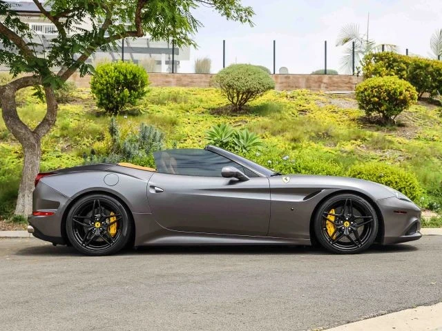 2016 Ferrari California T - Image 6 of 31