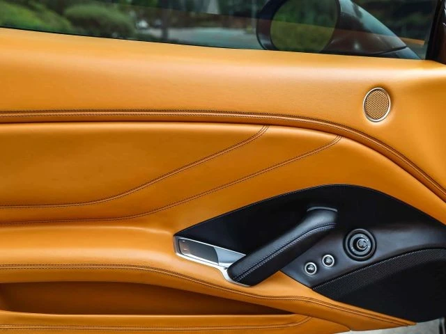 2016 Ferrari California T - Image 30 of 31