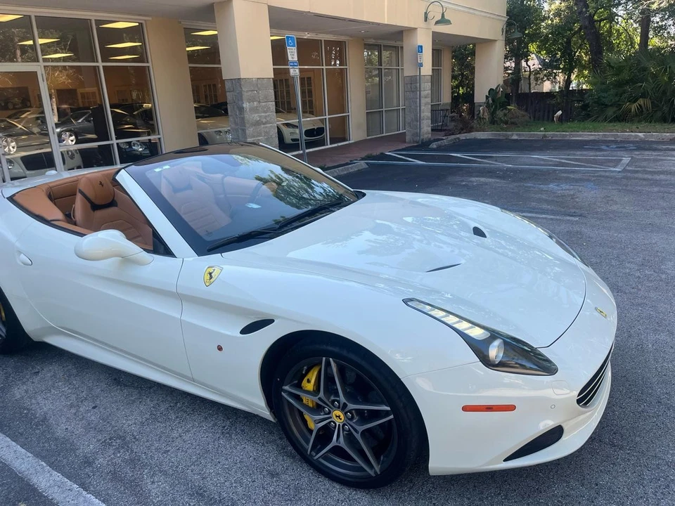 2016 Ferrari - Image 2 of 31