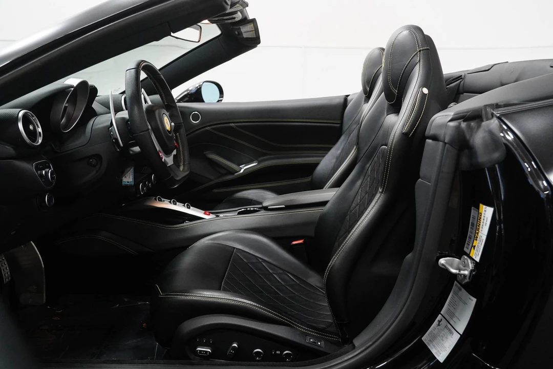 2016 Ferrari California T - Image 2 of 12