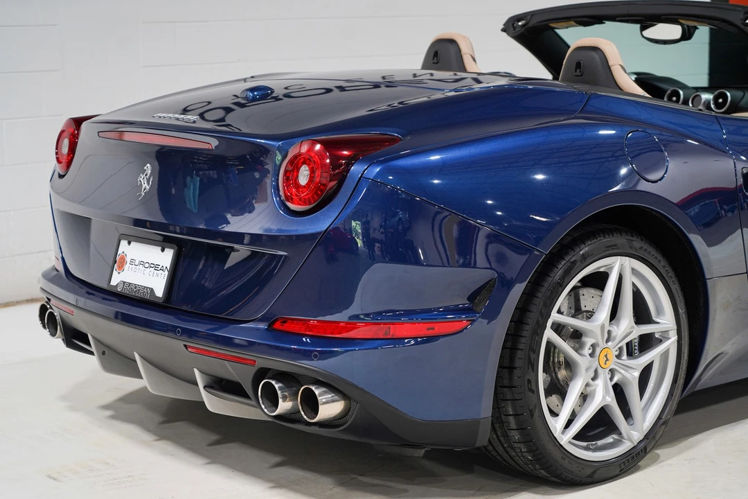 2016 Ferrari California T - Image 24 of 31