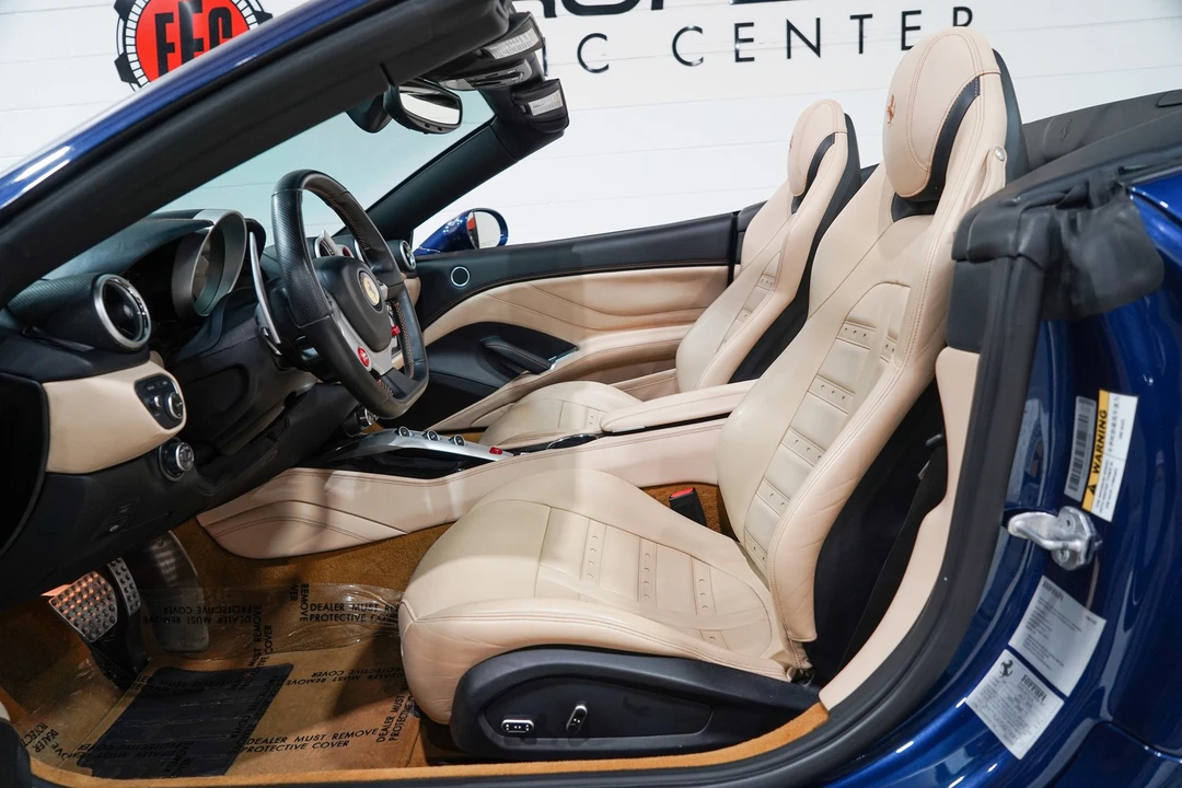 2016 Ferrari California T - Image 9 of 31