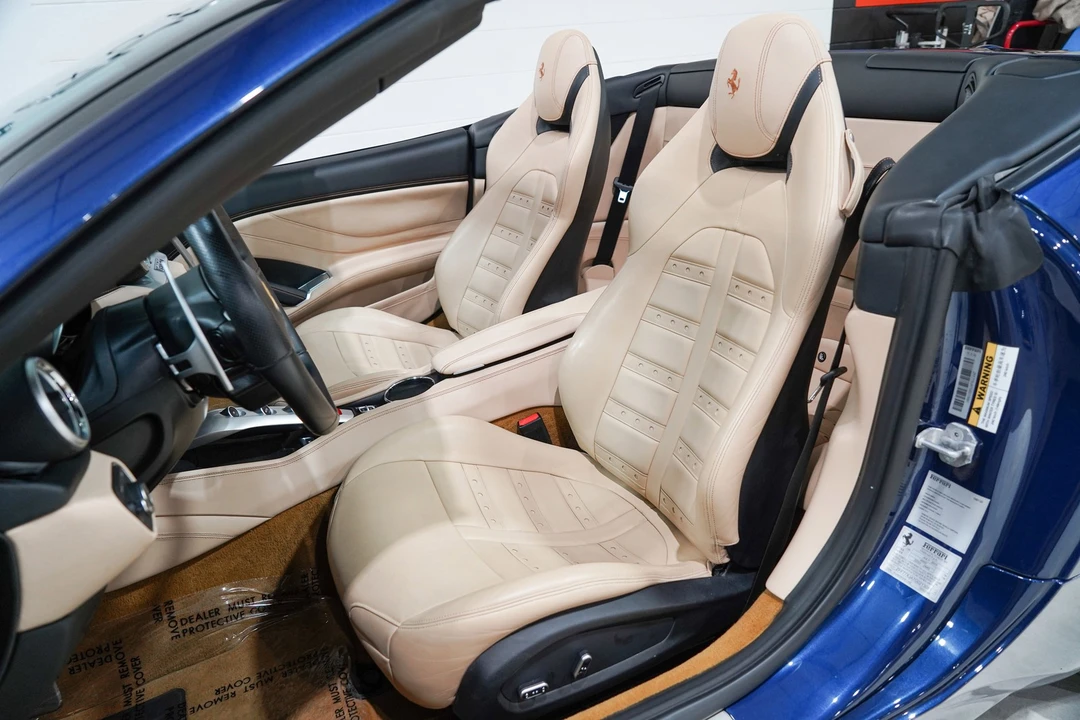 2016 Ferrari California T - Image 10 of 31