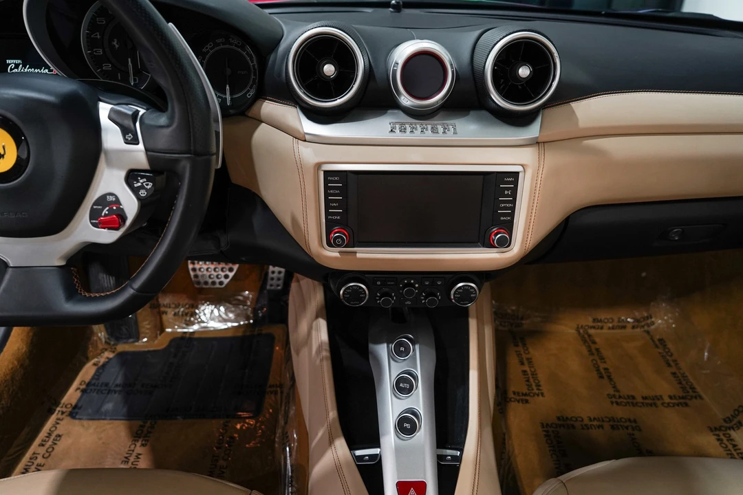 2016 Ferrari California T - Image 12 of 31
