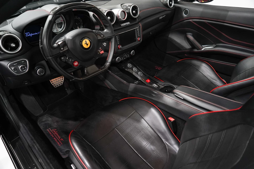 2016 Ferrari California T - Image 2 of 31