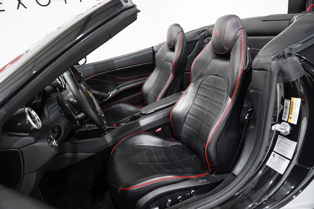 2016 Ferrari California T - Image 10 of 31