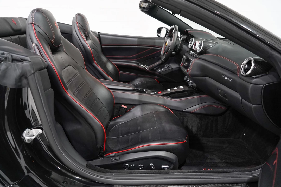 2016 Ferrari California T - Image 18 of 31