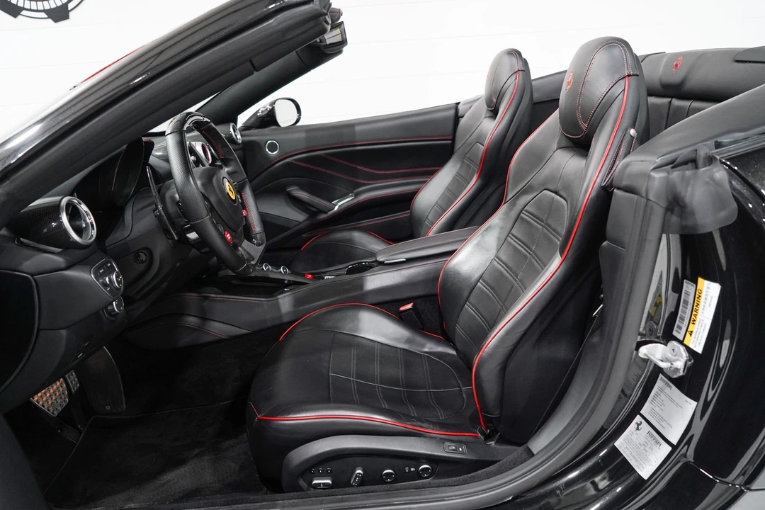 2016 Ferrari California T - Image 9 of 31