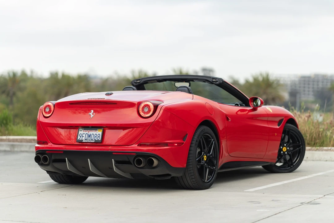 2016 Ferrari California T - Image 6 of 31