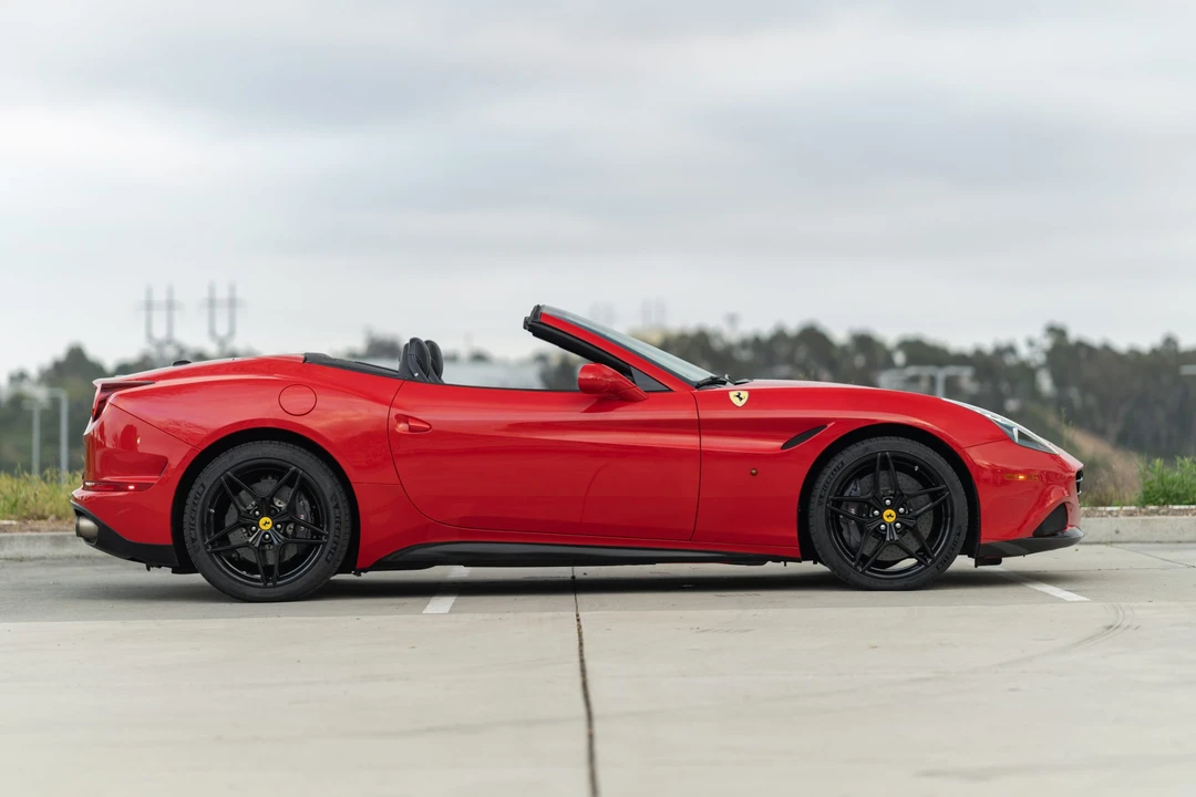 2016 Ferrari California T - Image 7 of 31