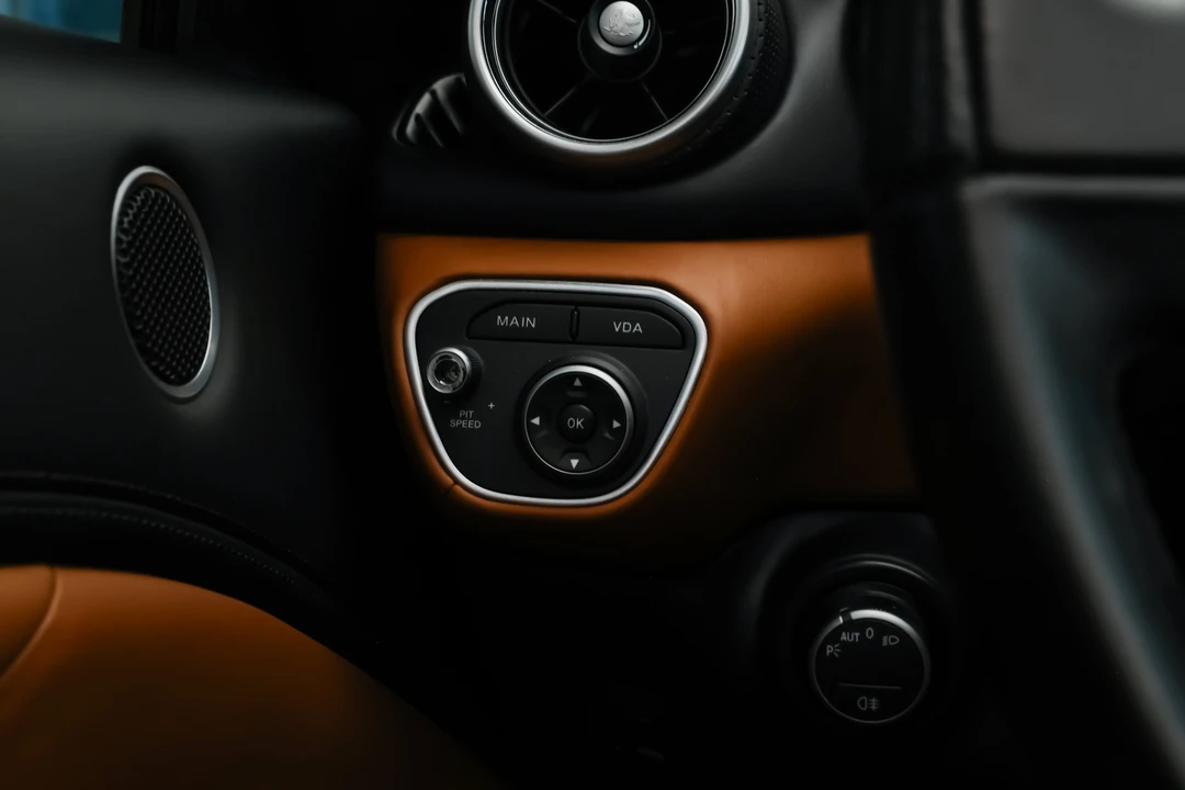 2016 Ferrari California T - Image 16 of 31