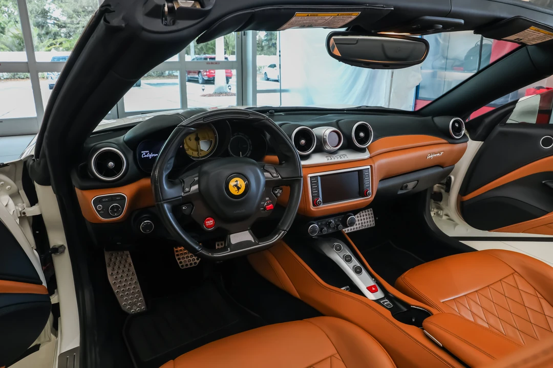 2016 Ferrari California T - Image 8 of 31