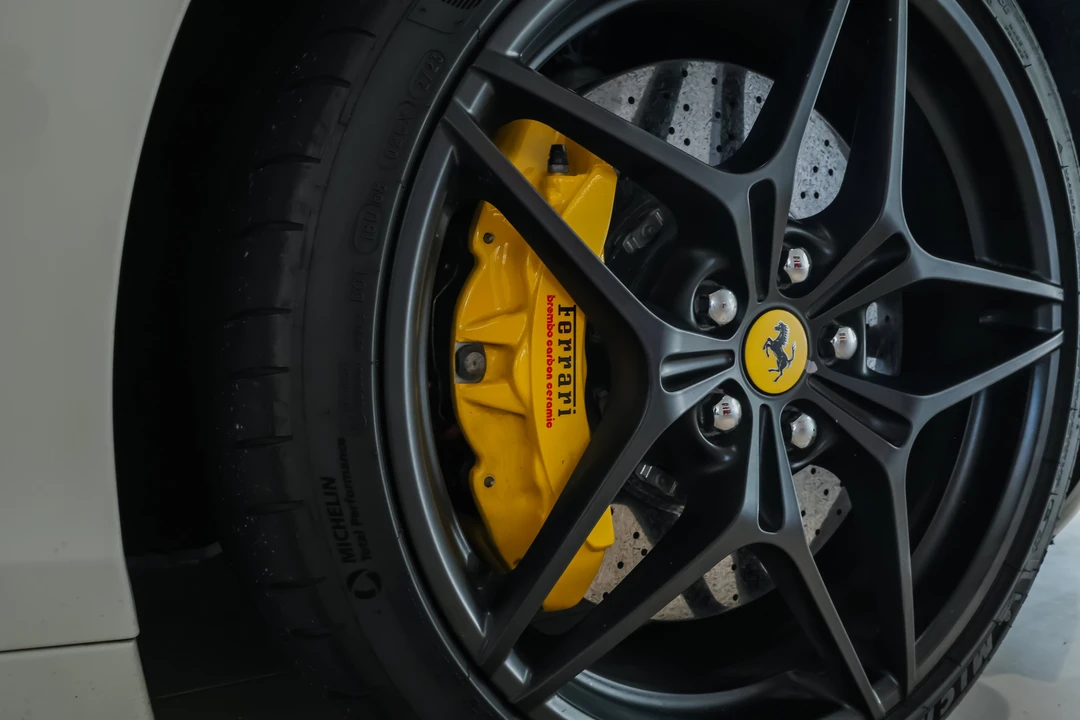 2016 Ferrari California T - Image 14 of 31