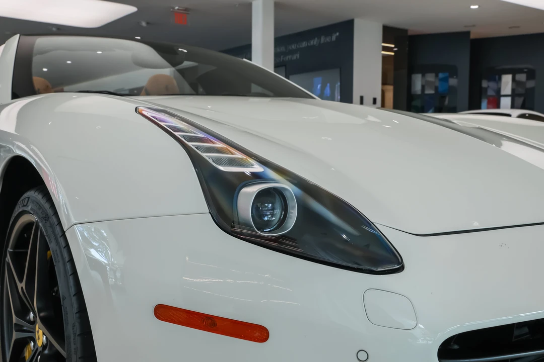 2016 Ferrari California T - Image 30 of 31