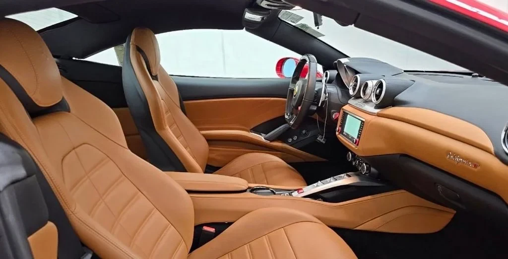 2016 Ferrari California T - Image 2 of 2