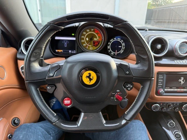2016 Ferrari California T - Image 14 of 16