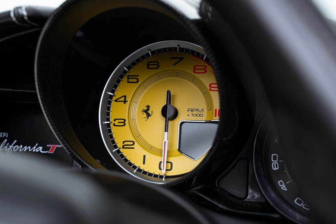 2016 Ferrari California T - Image 16 of 31