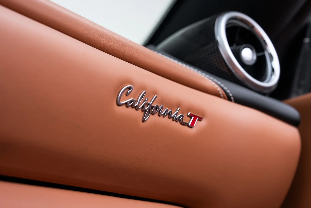 2016 Ferrari California T - Image 15 of 31