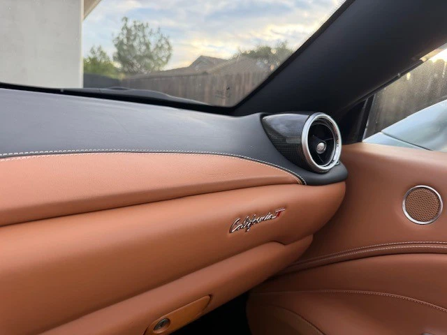 2016 Ferrari California T - Image 11 of 16