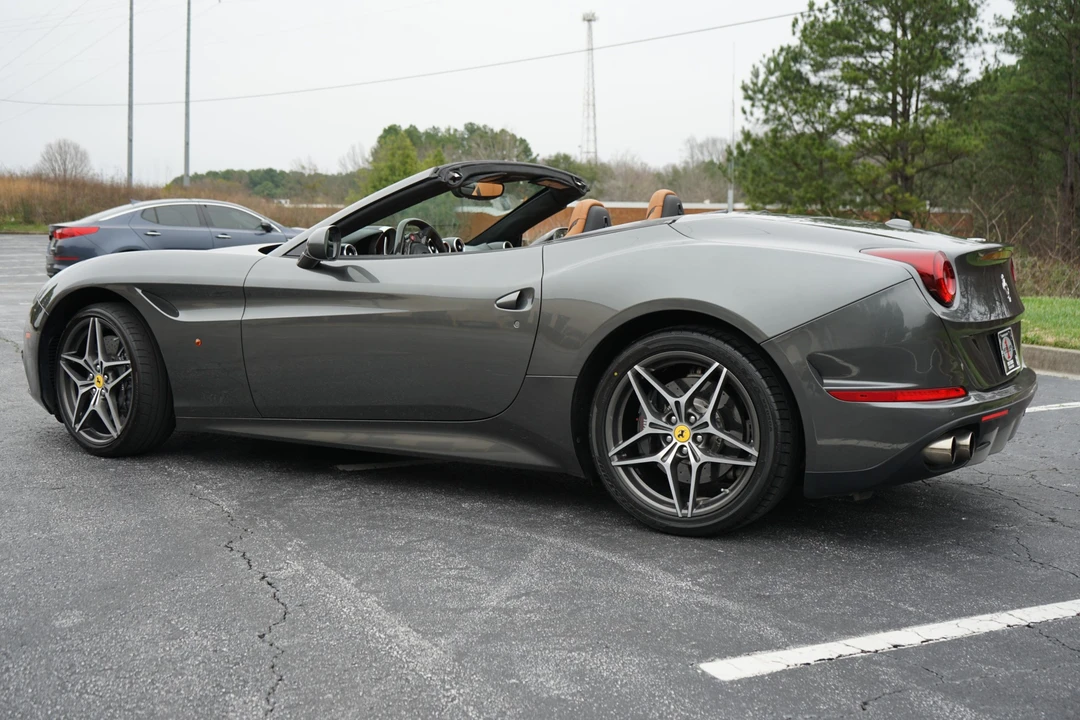 2016 Ferrari California T - Image 5 of 31