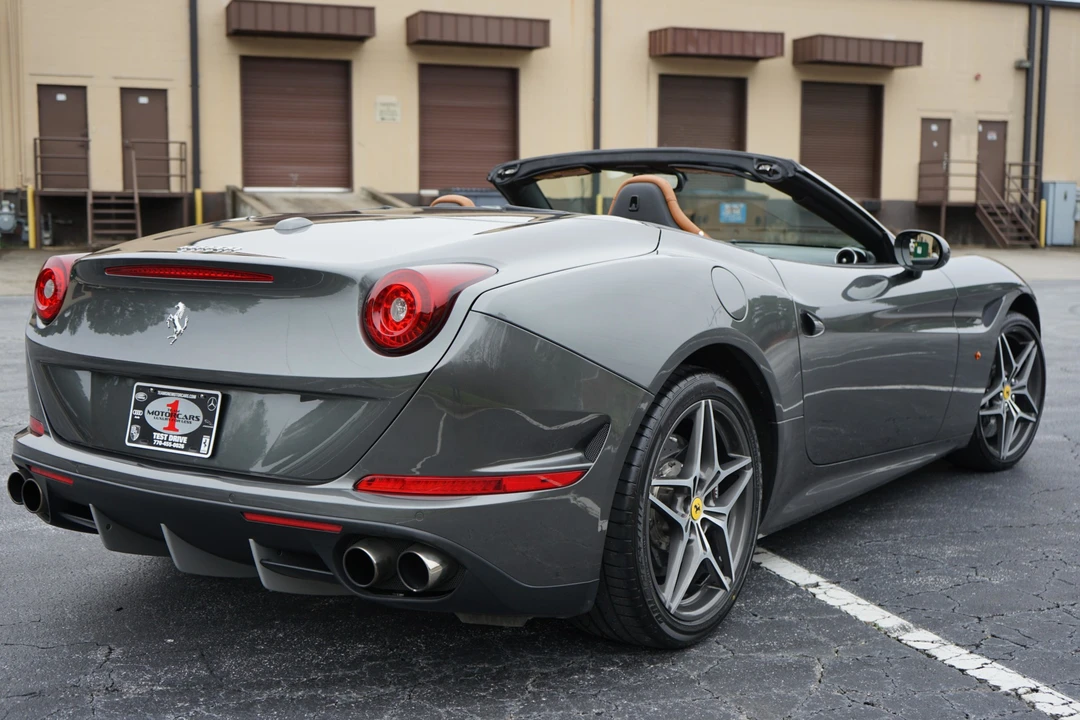 2016 Ferrari California T - Image 8 of 31