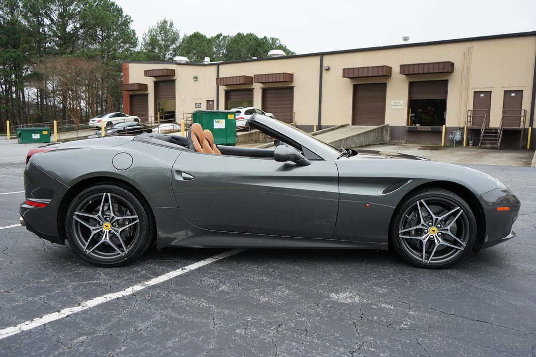 2016 Ferrari California T - Image 9 of 31