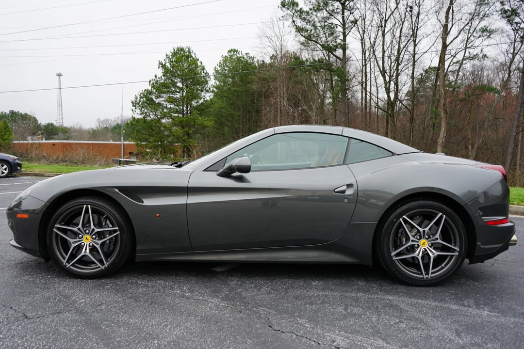 2016 Ferrari California T - Image 15 of 31