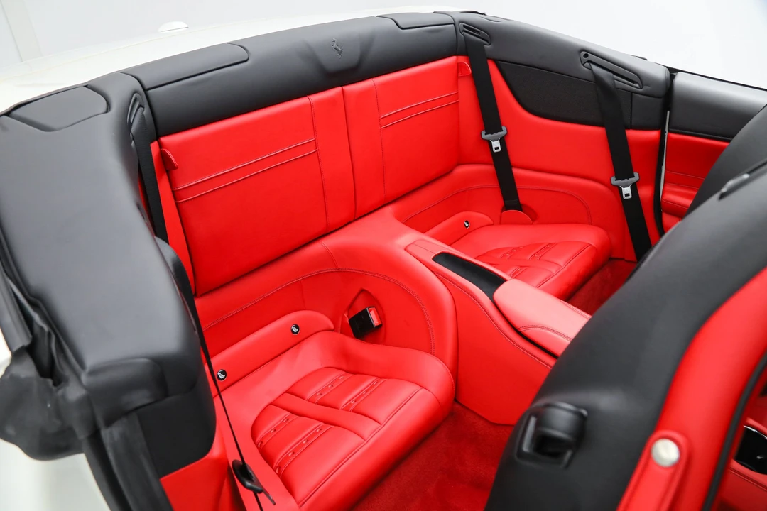 2016 Ferrari California T - Image 26 of 31