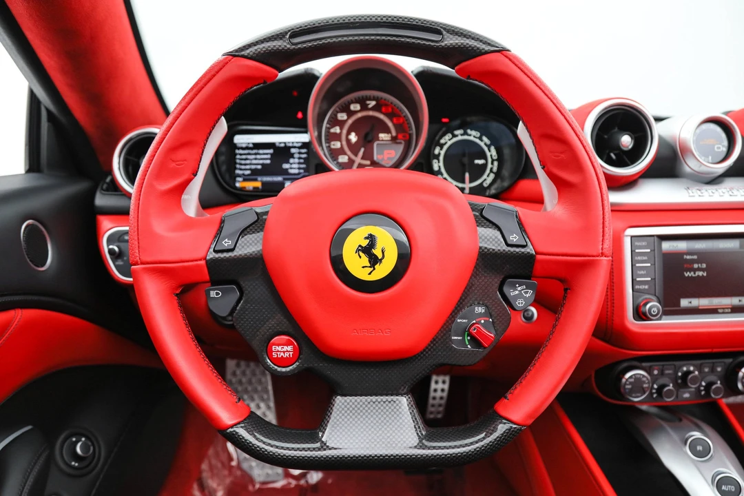 2016 Ferrari California T - Image 6 of 31