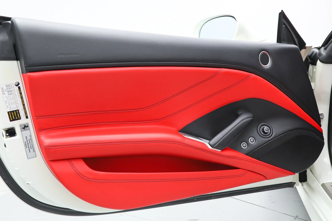 2016 Ferrari California T - Image 29 of 31