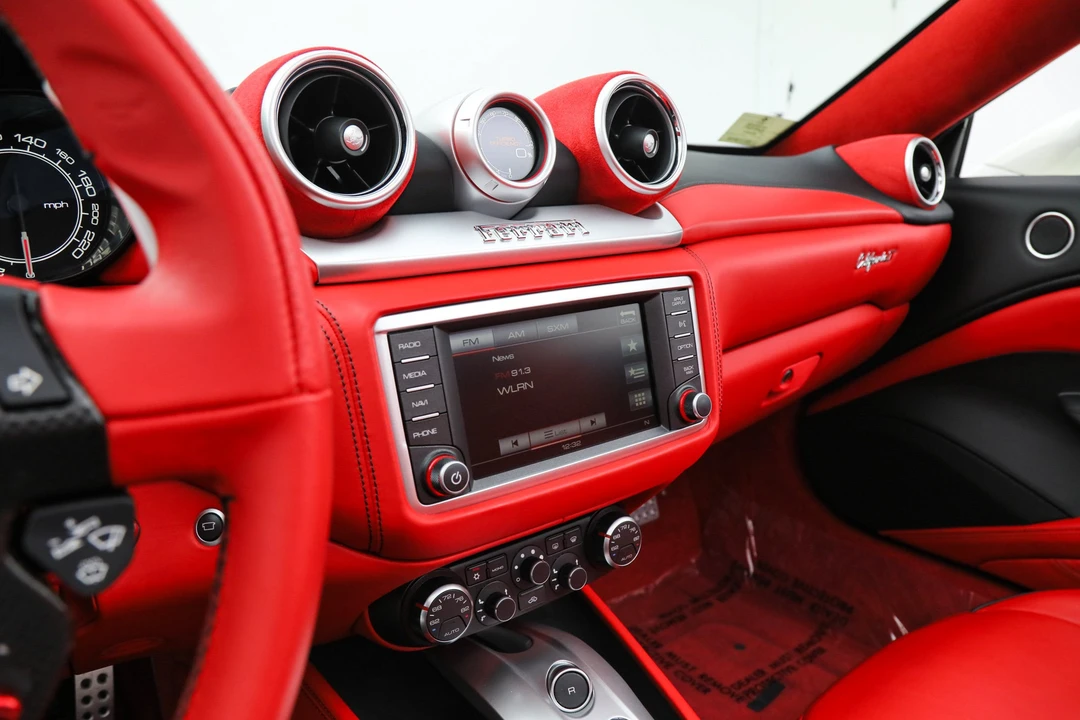 2016 Ferrari California T - Image 31 of 31