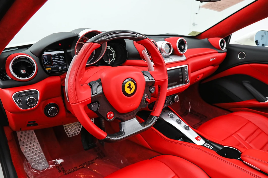 2016 Ferrari California T - Image 4 of 31