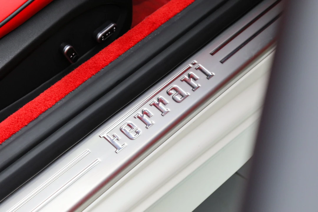 2016 Ferrari California T - Image 27 of 31