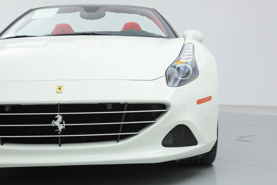 2016 Ferrari California T - Image 14 of 31