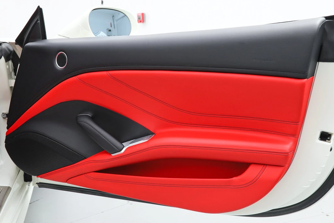 2016 Ferrari California T - Image 24 of 31
